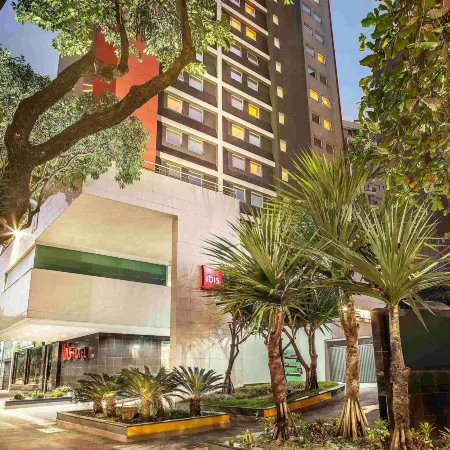 Ibis Belo Horizonte Savassi Отели рядом с достопримечательностью «Площадь Савасси»