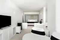 Neraé Santorini