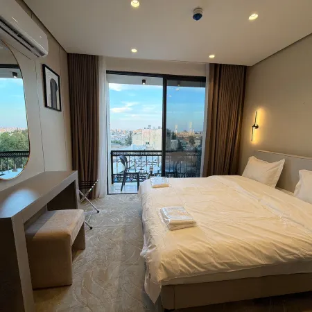 403 tara-JRE Jabal Al Lweibdeh with stunning view