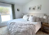 佔地4英畝的山鄉度假屋，帶鹽水泳池和日落美景 - 4星級