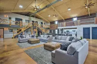 'The Copper Roost': Lake Texoma Escape w/ Hot Tub - Parkplatz