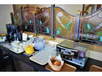 Hotel Marseille - breakfast