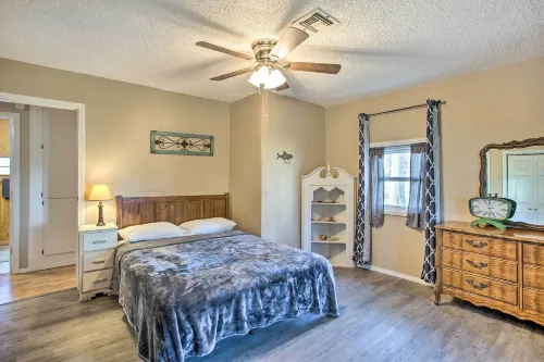 Kingston Getaway < 2 Mi to Lake Texoma! - 2-Star