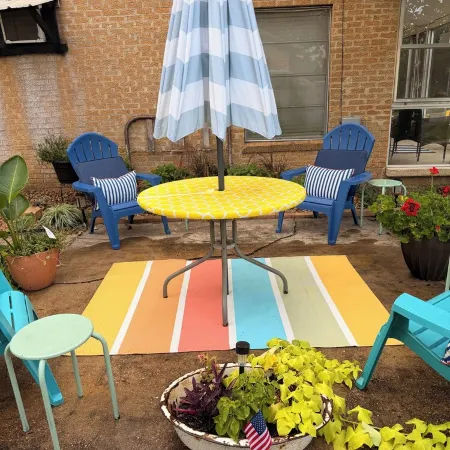 Lottie Mae’s Place has a warm cozy homely vibe. 2 minutes from town