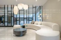 Airport Hotel - Airport Shuttle