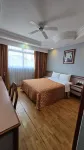 Hotel Cuba - parkir