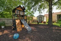 Home w/ Hot Tub, Playset & Grills in Clarksville! - 4 stjerner