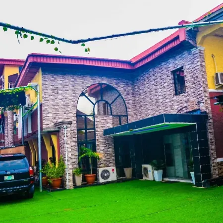 Owee Exclusive Hotel
