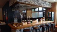 Mount Inn - bar