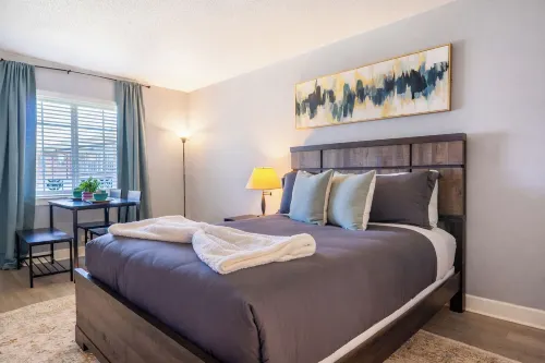 Work & Play! Studio Near Uptown, Hospitals, Sports - Apartments