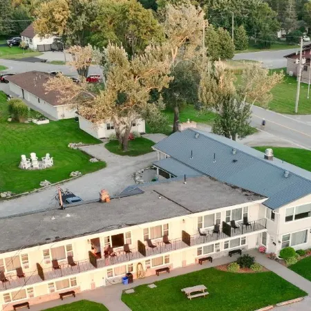 Lakeside Inn Hotels in Simcoe County