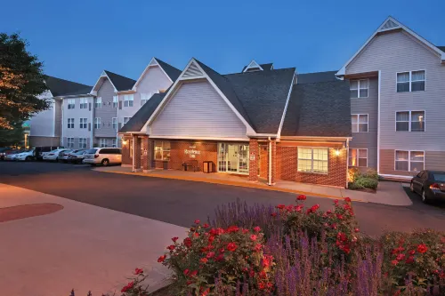 Residence Inn Danbury - Pet friendly