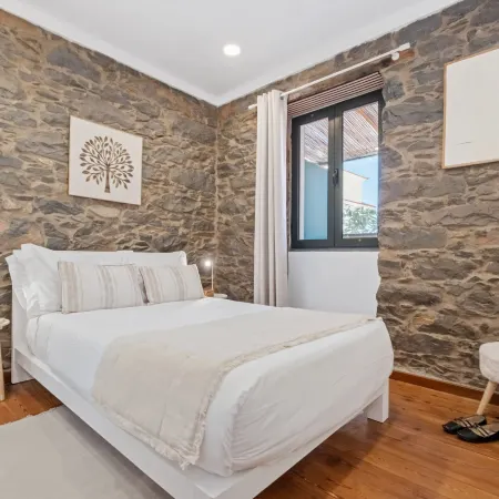 Stone House Rochinha by Homie