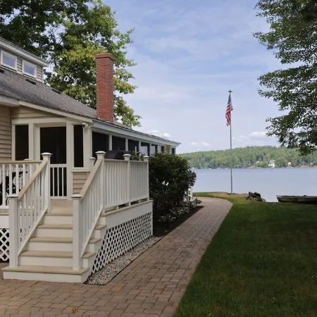Lake Front Taylor Pond Cottage