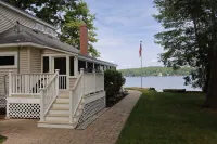 Lake Front Taylor Pond Cottage - Wi-Fi