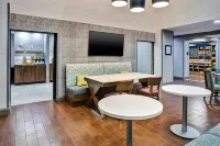 Hampton Inn & Suites Cape Coral/Fort Myers Area - Pet Friendly