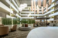 DoubleTree by Hilton Montgomery Downtown - parking