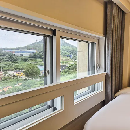 VAVANT TOURIST HOTEL