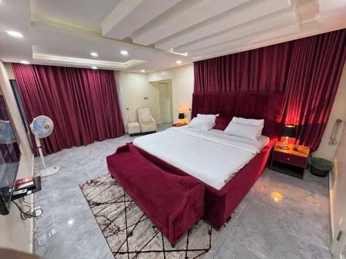 4 Bed Luxury Town House - Bungalows
