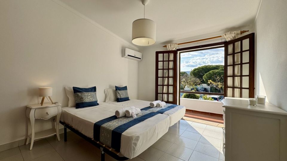 Faro Terrace Villa by Homing