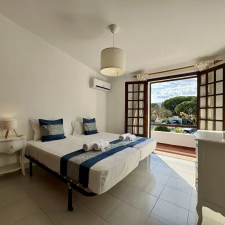 Faro Terrace Villa by Homing