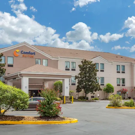 Comfort Suites Отели рядом с достопримечательностью «Галерея Вулфчейс»