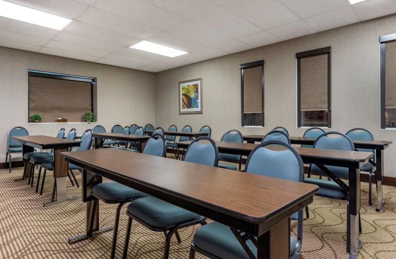 Comfort Inn & Suites Butler photo 4