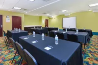 Holiday Inn Express & Suites Southport - Oak Island Area Các khách sạn ở Southport