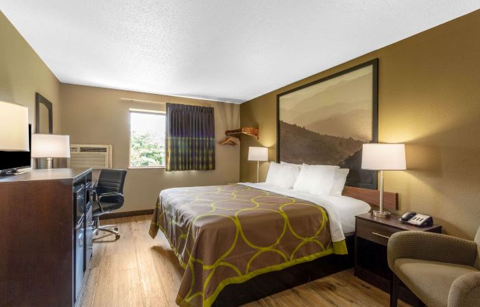 Super 8 by Wyndham Abingdon VA