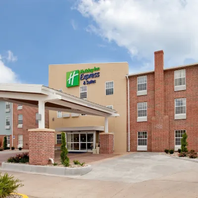 Holiday Inn Express & Suites NORTH KANSAS CITY by IHG Hotels near American Jazz Museum