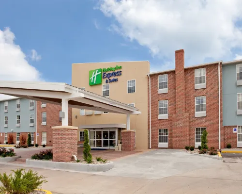 Holiday Inn Express & Suites NORTH KANSAS CITY by IHG Hotels in North Kansas City