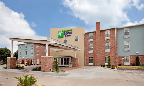 Holiday Inn Express & Suites NORTH KANSAS CITY by IHG