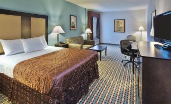 La Quinta Inn & Suites by Wyndham Stonington-Mystic Area
