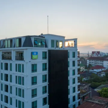 SureStay Hotel by Best Western Vientiane Отели рядом с достопримечательностью «Ват Чан»