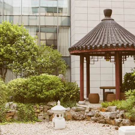 Holiday Inn NANJING XUANWU LAKE by IHG Отели рядом с достопримечательностью «Дворц Мэйлин»