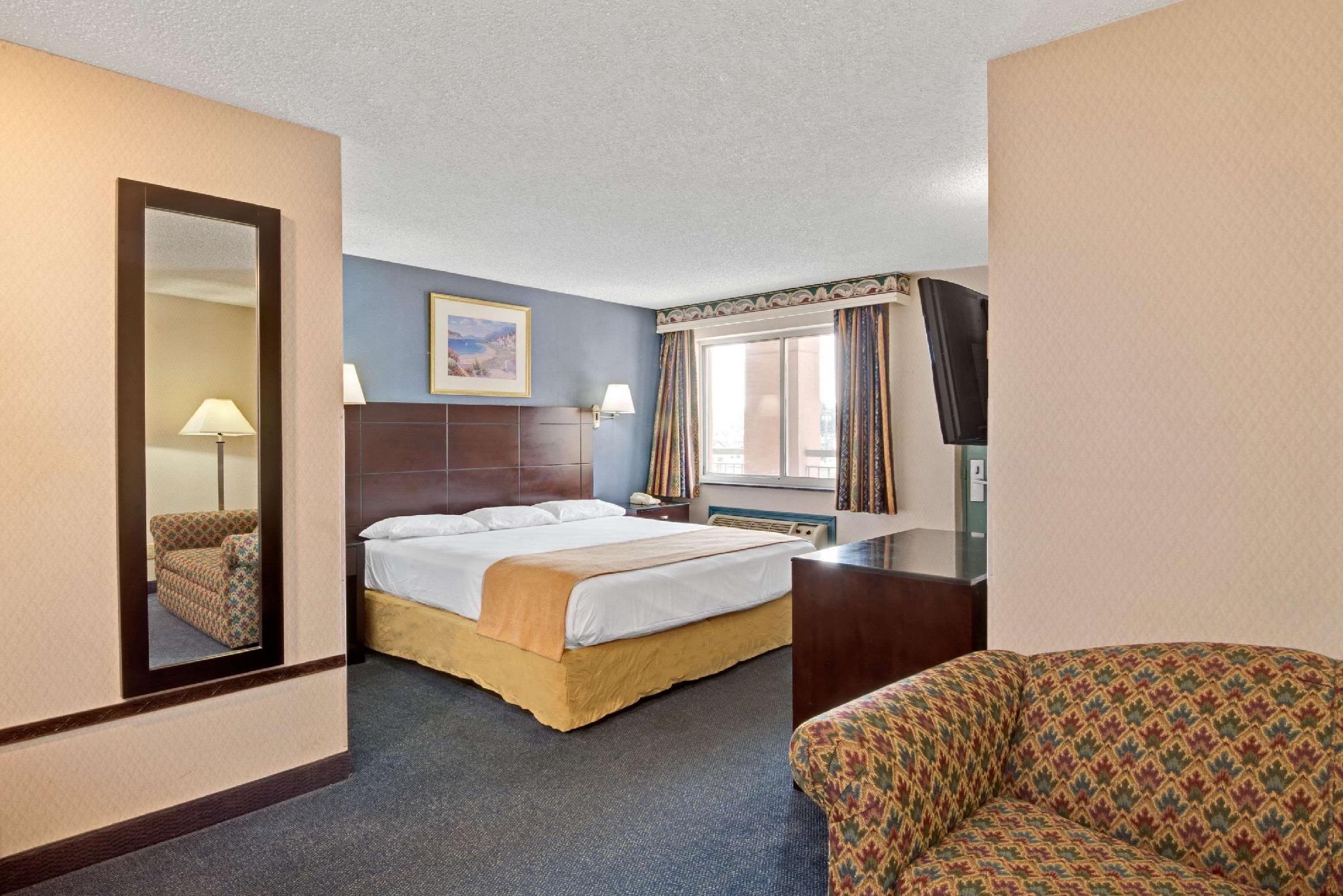 Super 8 by Wyndham Milford/New Haven