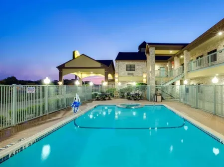 Super 8 by Wyndham Fairfield, TX