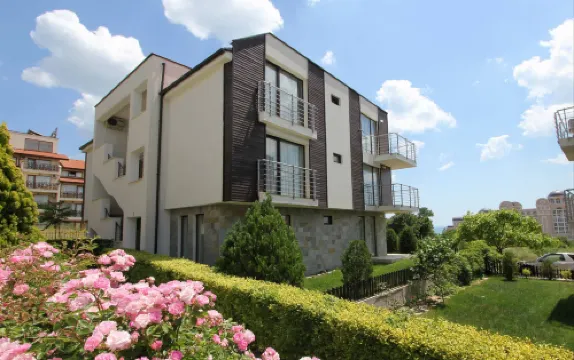 Seaside Garden Apartment with 2 Br for up to 5 Pax