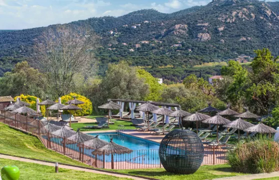 納圖拉塔皮歐拉斯套房飯店