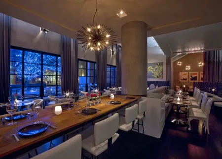 W Austin Отели рядом с достопримечательностью «Университет Техас в Остин»