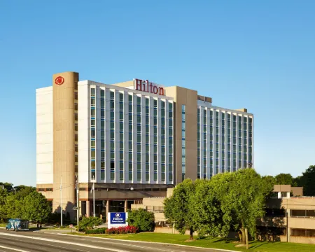 ฮิลตัน สนามบินนีวาร์ค โรงแรมในเอลิซาเบท