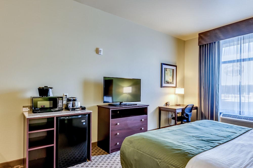 Cobblestone Inn & Suites - Cambridge