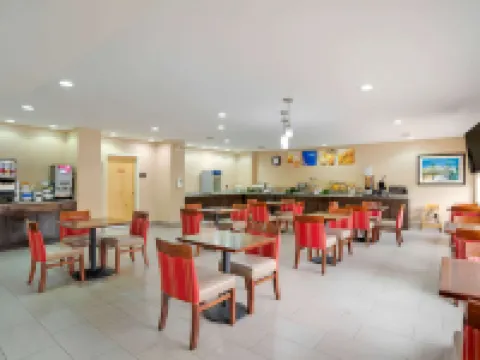 Comfort Suites Fultondale I-65 Near I-22 Hotels in Fultondale