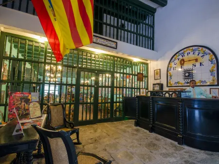 Hostal Valencia Отели рядом с достопримечательностью «Соборная площадь»