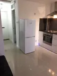 Small Modern Comfortable 2 Bedroom Apartment (Cmyr)