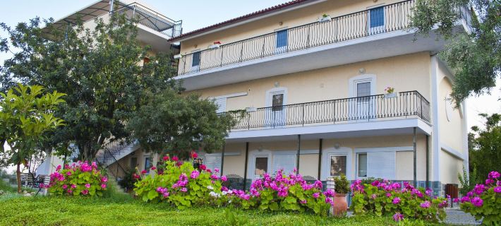 Alonia Studios & Maisonettes Hotéis em Asine