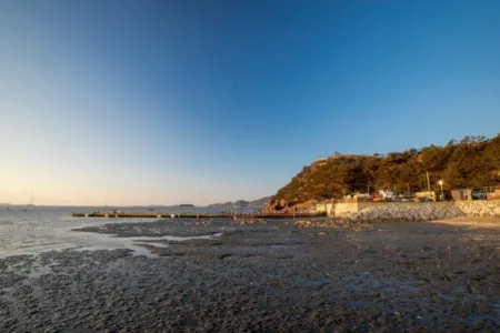 Seokmodo Jangguneomeo Pension Отели рядом с достопримечательностью «Bomunsa Temple»