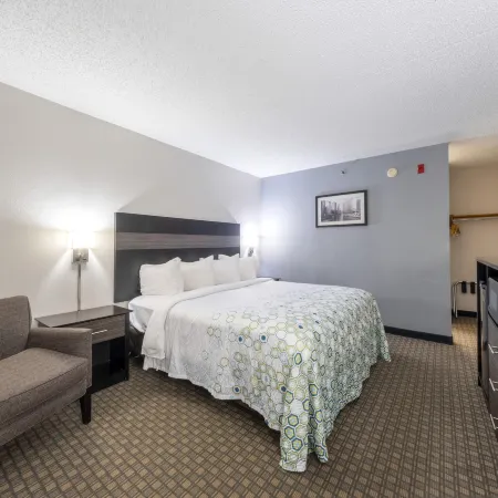 HomeTown Inn East Syracuse