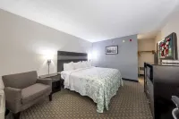 HomeTown Inn East Syracuse