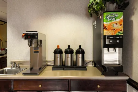 Red Roof Inn Hendersonville Отели в г. Баркер Хайтс